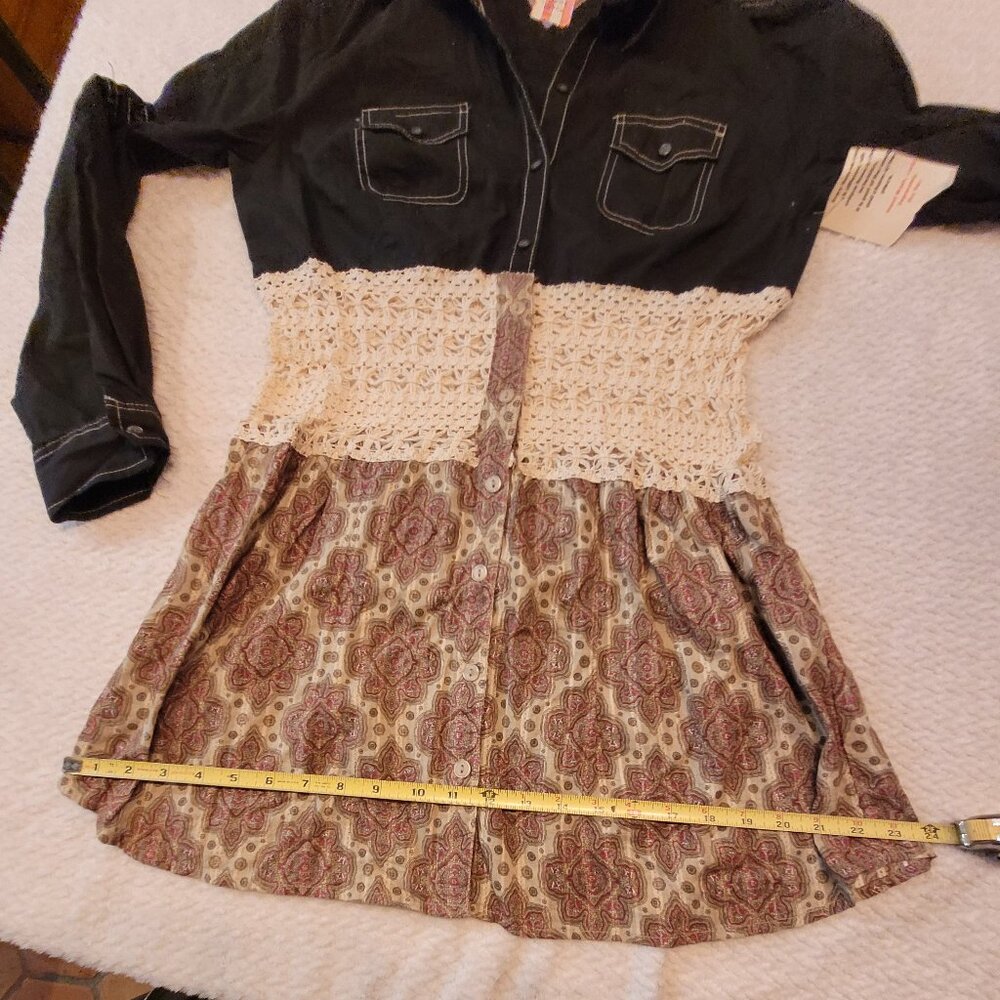 Womens Boho Shabby Diva Top Size M Denim/ Floral Pattern with Crochet Waistline - Picture 7 of 10